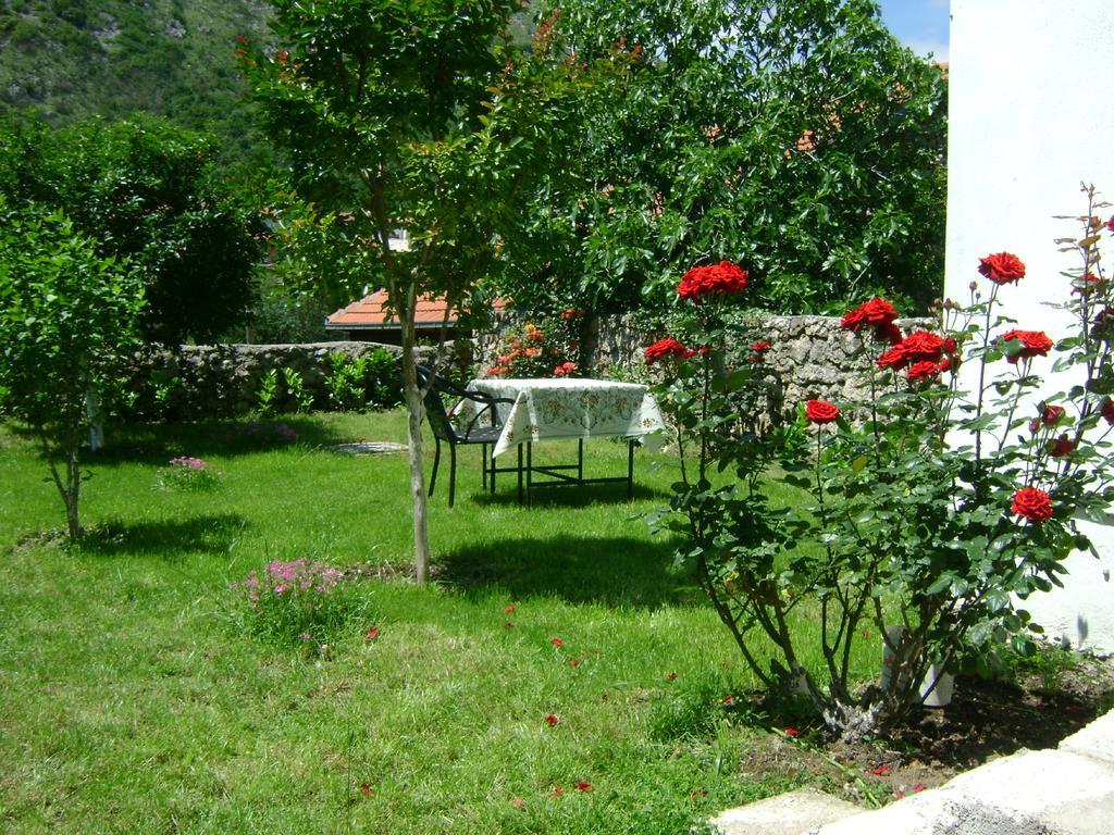 Guesthouse Sanja Mostar Bagian luar foto