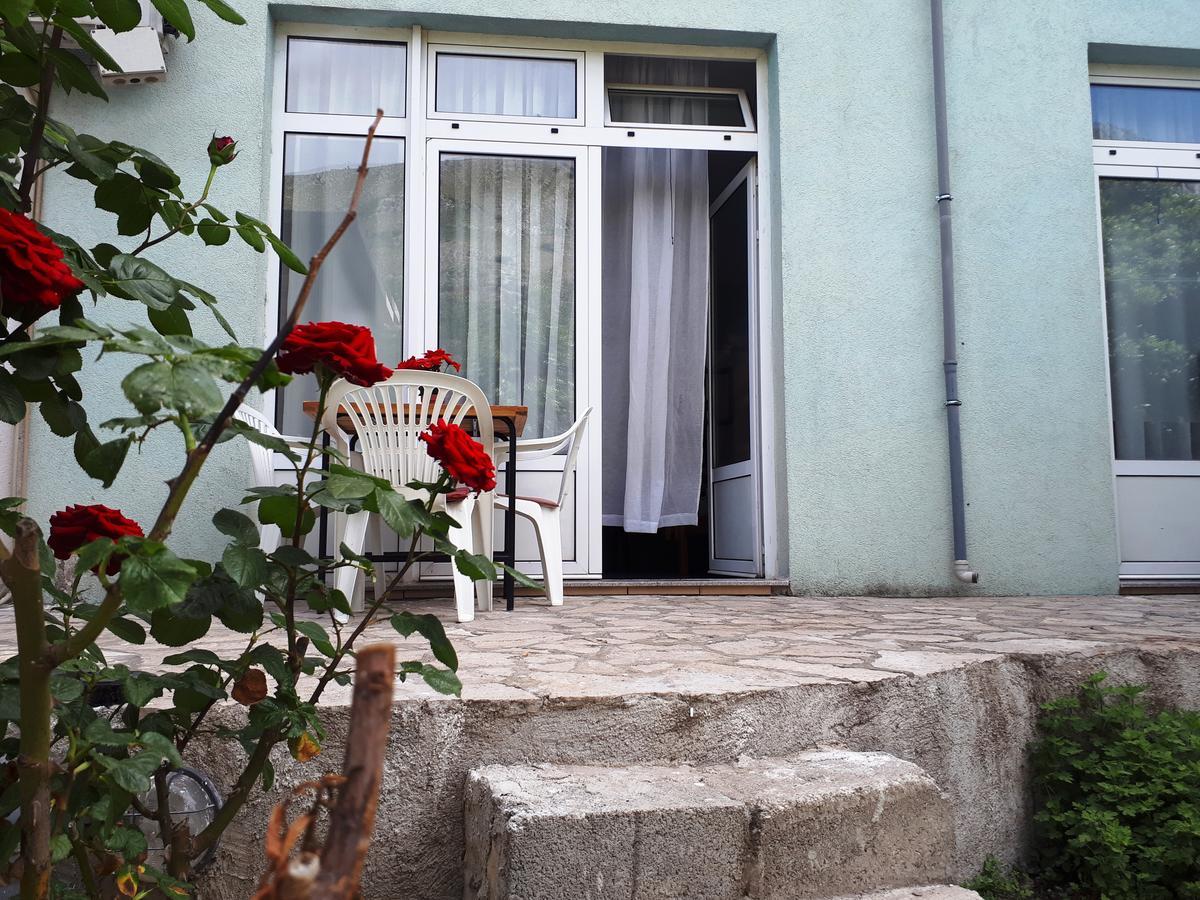 Guesthouse Sanja Mostar Bagian luar foto